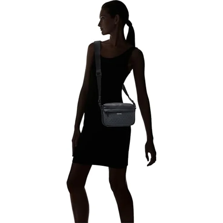 Calvin Klein CK Must Umhängetasche, 20.5 cm x 5 cm x 13 cm, grau, 100% Polyurethan – Bild 4