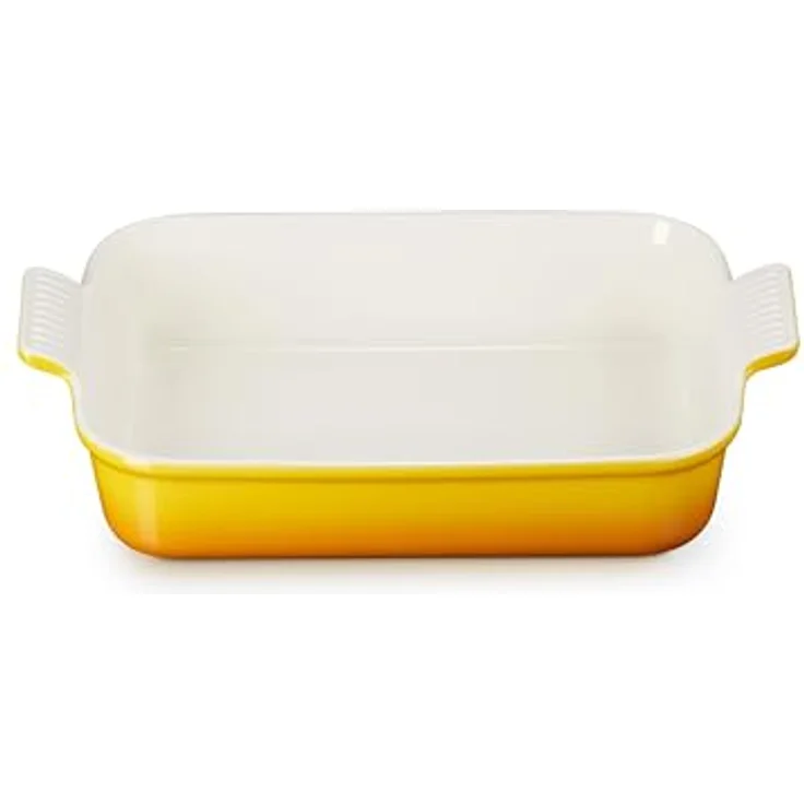 Le Creuset Rechteckige Auflaufform Tradition, 32 cm aus Steinzeug, 2.31 kg, robust und langlebig, Farbe Nectar – Bild 1
