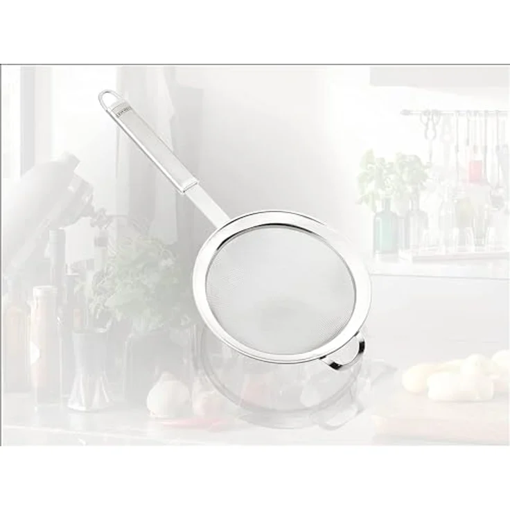Leifheit Küchensieb Ø 16 cm Sterling-Serie, feinmaschiges Nudelsieb aus hochwertigem Edelstahl, Sieb mit praktischer Aufhängeöse und ovalem Handgriff, Haushaltssieb, silber – Bild 3