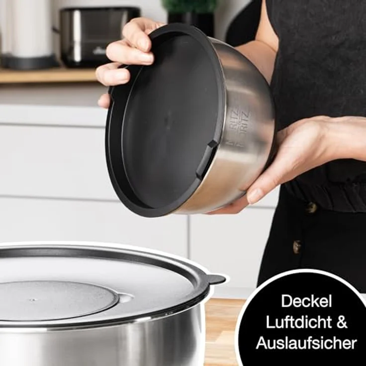 Moritz & Moritz 5er Rührschüssel mit Deckel - 0,6 - 4,5L - Rostfreier Edelstahl mit BPA freien Anti-Rutsch Böden – Salatschüssel mit Deckel groß, stapelbar - Milliliter und Quart Messskalen - inklusive Reibeinsätze – Bild 5