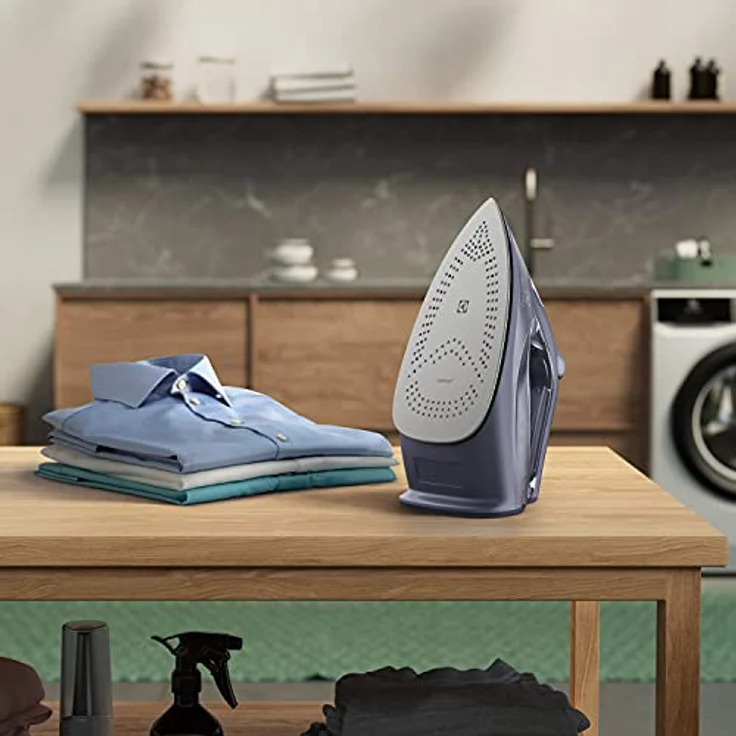 Electrolux Refine Bügeleisen 600 Modell E6SI1-4MN, Dampfbügeleisen mit 3-Positions-automatische Abschaltung, Kratzfeste Bügelsohle, Selbstreinigend, Antidropf, 2m Kabel, 2500W, Blau – Bild 2