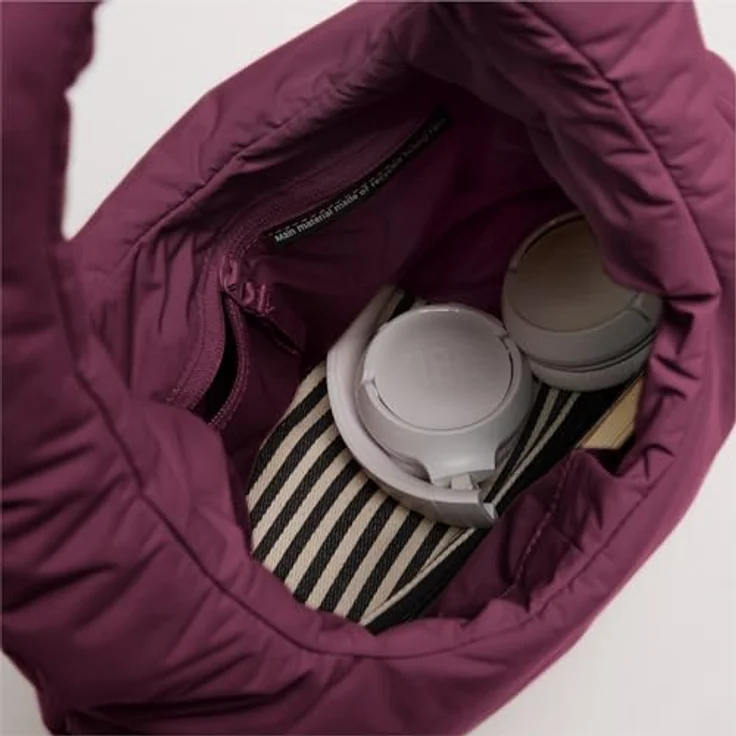 GOT BAG CLOUD, Damen Umhängetasche aus recyceltem Nylon im Puffer-Look, Rot, ca. 40 x 55 x 16 cm, mit praktischen Magnetverschluss und Reißverschluss-Innentasche – Bild 7