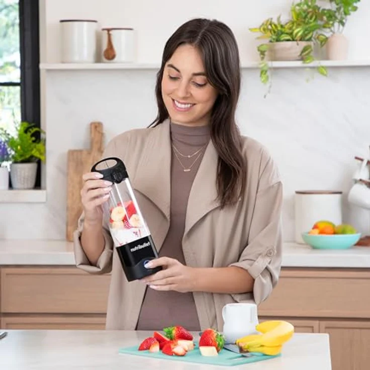 NutriBullet Tragbarer 60-W-Mixer in Schwarz – Leistungsstarke Extraktorklinge, 590-ml-Tasse, To-Go-Deckel, USB-C-Ladekabel - über 15 Mischzyklen – Bild 5