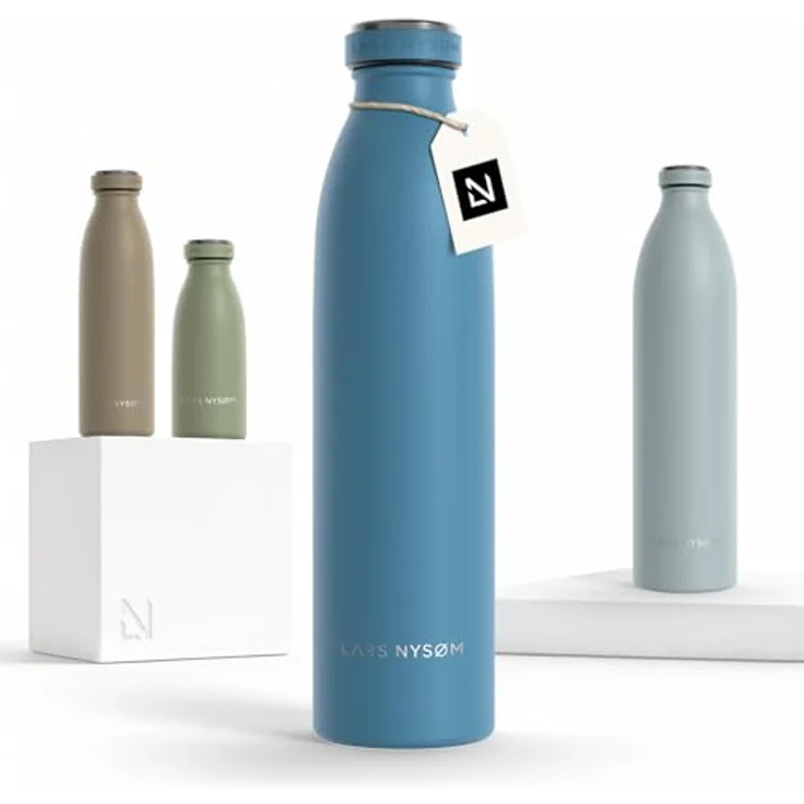 LARS NYSØM Edelstahl Trinkflasche Ren, 750ml, auslaufsicher, kohlensäuregeeignet, doppelwandig isoliert, Calypso Blue – Bild 1