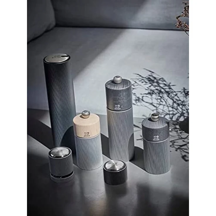 PEUGEOT - Pfeffermühle Line 18 cm + Schwarzer Pfeffer - Klassische Mahlgradeinstellung - Aluminium und Holz mit PEFC-Siegel - Naturfarben – Bild 5