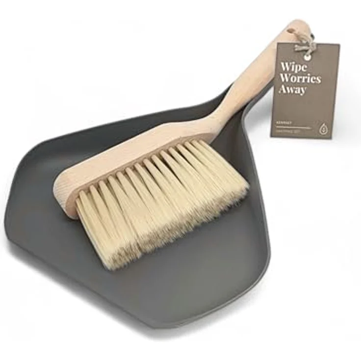 LIVLIG Kehrgarnitur, Set aus Holzbesen und Kehrschaufel aus 100% recyceltem Kunststoff, für Innen- und Außenbereich, Made in Europa – Bild 1