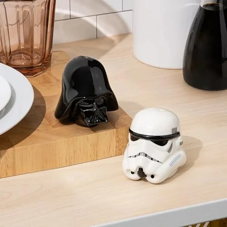 Paladone Products Star Wars Salz- und Pfefferstreuer-Set, keramisch, Darth Vader und Stormtrooper, schwarz und weiß – Bild 3