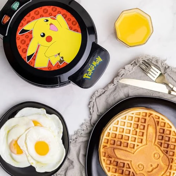 Uncanny Brands Pokemon Pikachu Waffeleisen, mit Pikachu-Motiv für kreative Waffeln – Bild 3