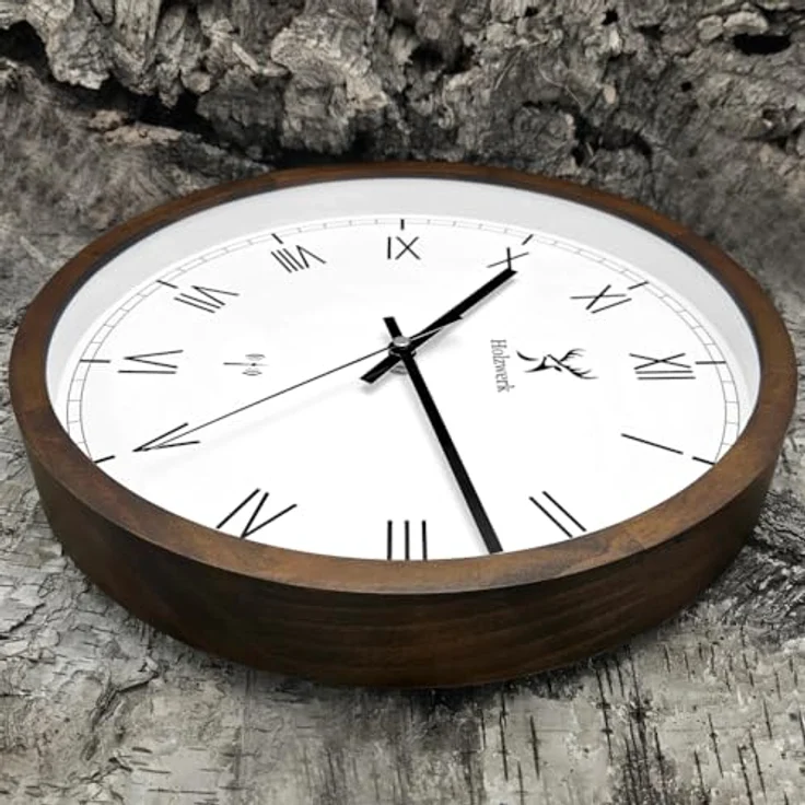 Holzwerk Funkwanduhr Designer Loft, 30 cm, römische Ziffern, nahezu lautloses Uhrwerk, Holz in Beige/Braun, Zifferblatt Weiß/Schwarz – Bild 5
