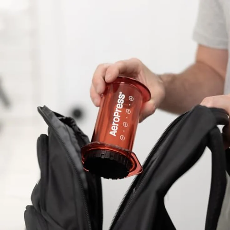 AeroPress Clear Rote Kaffeepresse – Vollmundiger Kaffee ohne Bitterkeit, 3-in-1 Kaffeemaschine für Camping & Reisen – Bild 4