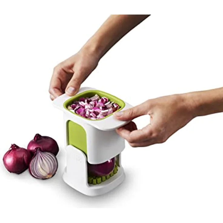 Joseph Joseph ChopCup Gemüseschneider mit Edelstahlklingen, grüner Obstschneider, leicht zu reinigen und hackt schnelles Gemüse.