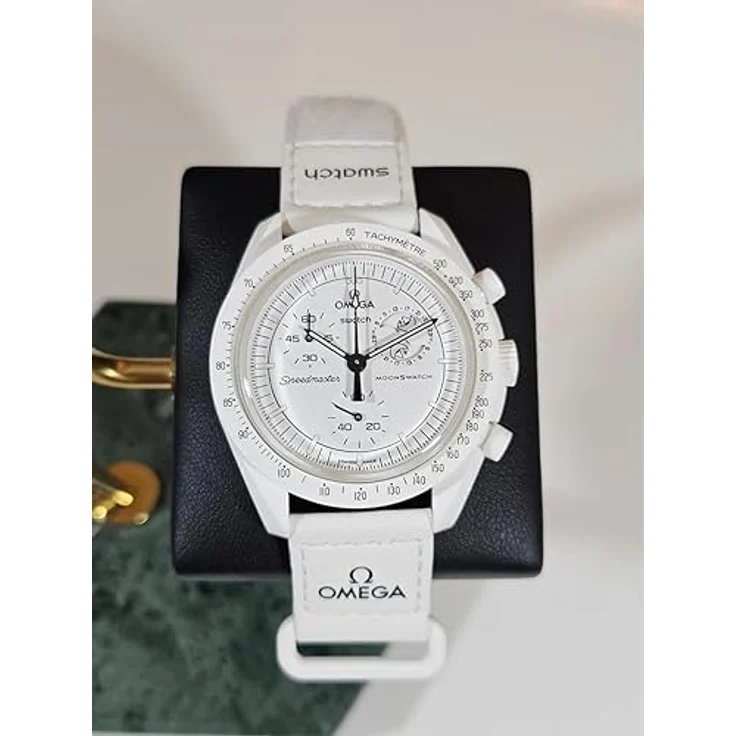 Swatch Chronograph Swatch x Omega Moonswatch Mission to the Moonphase "Snoopy" Full Moon, komplett weißes Design, Bioceramic-Gehäuse, VELCRO®-Armband - Preisvergleich – Bild 3