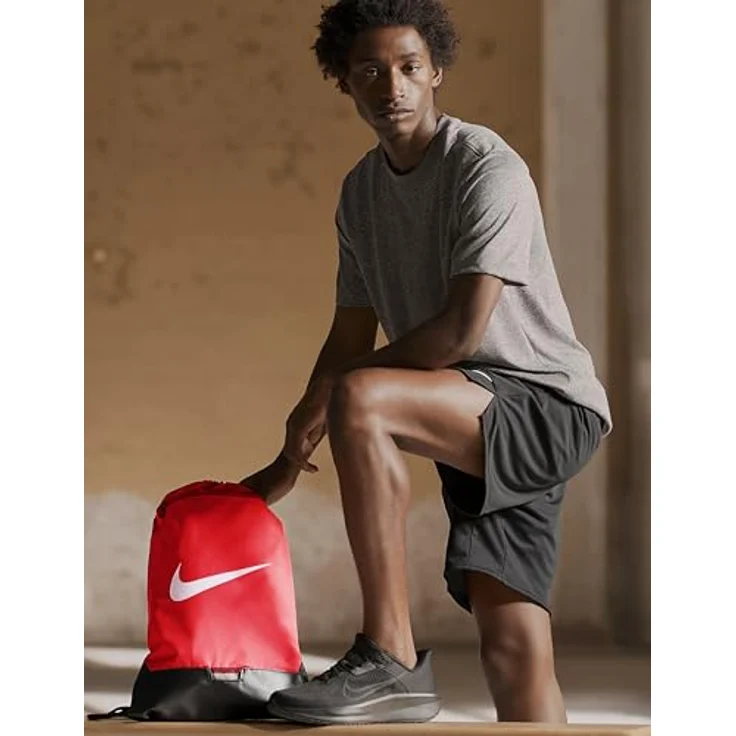 Nike Brasilia Sportbeutel NK BRSLA DRAWSTRNG - 18L, minimalistisches Design, recyceltes Polyester, Top-Loading – Bild 6