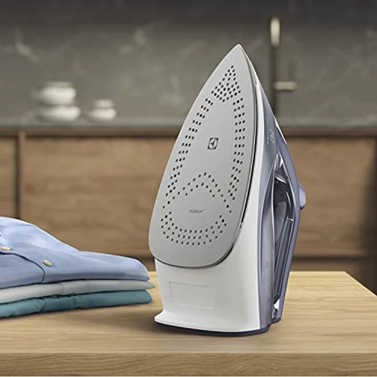 Electrolux Bügeleisen Refine 600 E6SI1-2MN, Dampfbügeleisen mit kratzfester GLISSIUM 175-Sohle, selbstreinigend, Anti-Tropffunktion, Misty Navy – Bild 4