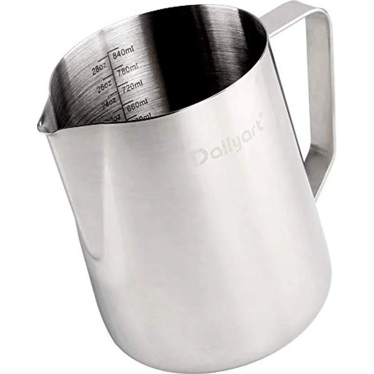 Dailyart Milchkännchen Edelstahl 304, 900ml Handheld Milchkanne mit Tropffreiem Ausguss und Ergonomischem Griff für perfekte Latte Art – Bild 1