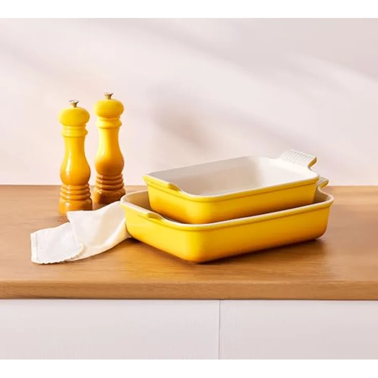 Le Creuset Rechteckige Auflaufform Tradition, 32 cm aus Steinzeug, 2.31 kg, robust und langlebig, Farbe Nectar – Bild 4