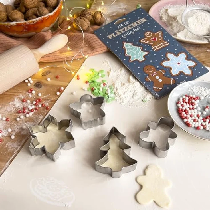 GRUSS & CO Keksausstecher-Set "Auf die Plätzchen" | Geschenkset mit 4 Ausstechformen, Weihnachtsbaum, Pfefferkuchenmann, Schutzengel und Schneeflocke | Backen für Weihnachten, Backformen | 51125 – Bild 2