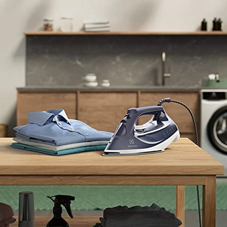 Electrolux Bügeleisen Refine 600 E6SI1-2MN, Dampfbügeleisen mit kratzfester GLISSIUM 175-Sohle, selbstreinigend, Anti-Tropffunktion, Misty Navy – Bild 2