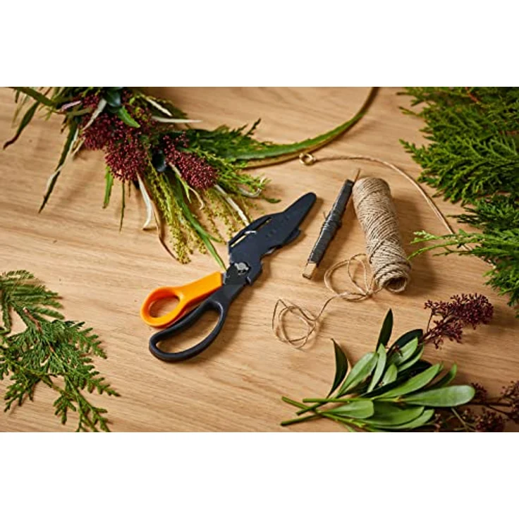 Fiskars Mehrzweckschere mit trennbaren Klingen, Inklusive Schutzhülle mit Scheren-Schärfer, Länge 23 cm, Titaniumbeschichtung, Rostfreier Stahl-Klinge-Kunststoff-Griffe, Schwarz-Orange, Cuts + More, 1000809 – Bild 9