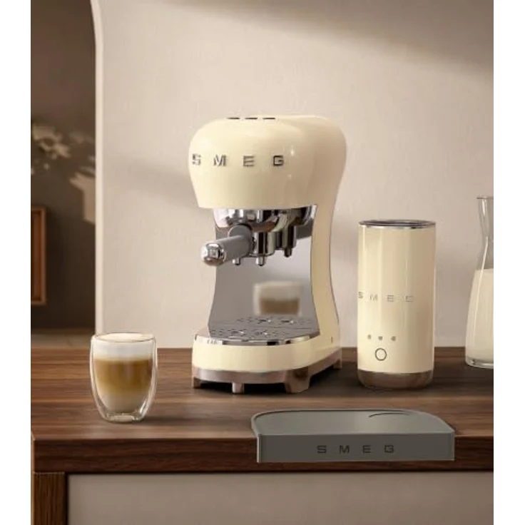 SMEG ECF12BLEU, 15-Bar Espressomaschine für schwarzen Espresso mit separatem Milchaufschäumer, schwarz – Bild 4