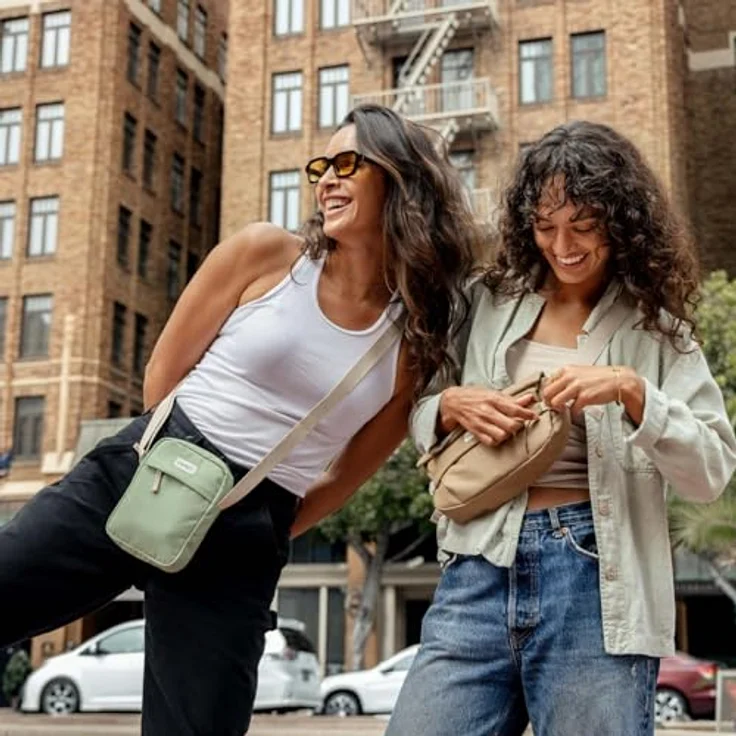 Osprey Arcane Mini Bag, Umhängetasche aus 100% Polyester, 16 cm x 5 cm x 20 cm, schwarz – Bild 2