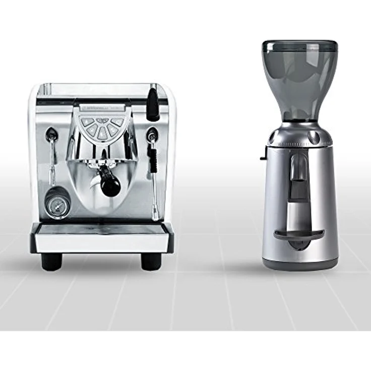 Nuova Simonelli Musica, Siebträgermaschine mit thermisch gesteuerter Brühgruppe und Wassertank, Silber – Bild 1
