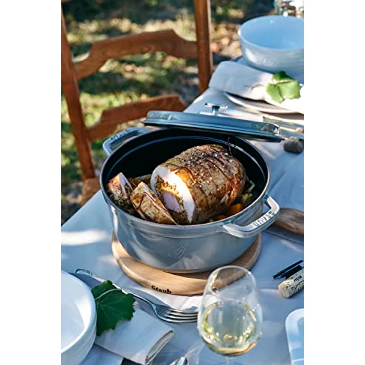 Staub 1102418 Cocotte-Bräter, rund mit Deckel 24 cm, 3,8 L, mit mattschwarzer lierung im Inneren des Topfes, graphitgrau – Bild 6