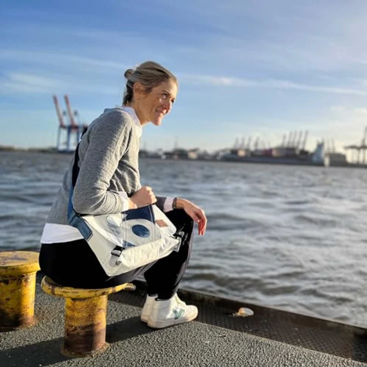 360Grad Umhängetasche Törn, Messenger Bag aus wasserabweisendem Segeltuch für stilbewusste Großstadtpiraten – Bild 2