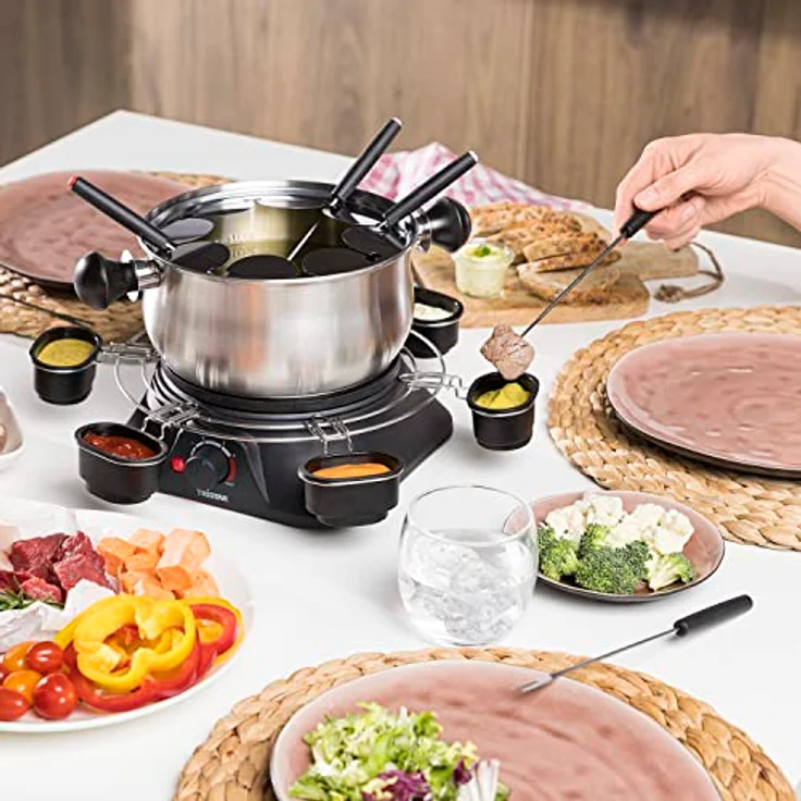 Tristar Fondue-Set für bis zu 8 Personen, 1,3 Liter Fassungsvermögen, inklusive Edelstahlgabeln und Saucenring, 1400 Watt, FO-1109, Silber, Schwarz – Bild 2