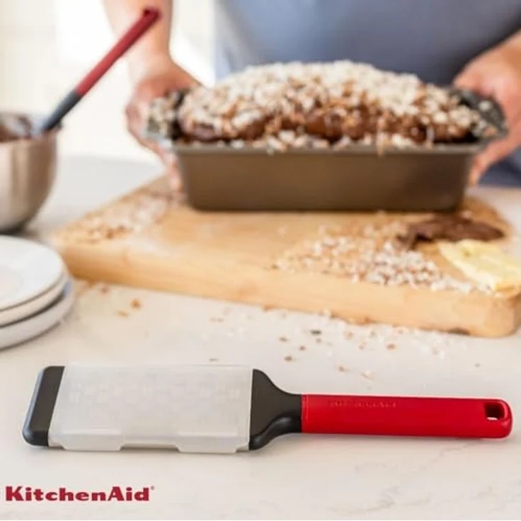 KitchenAid KHA320OHEREG Klassische Reibe, mittelgroß, ultrascharfe Edelstahlfläche, Empire Red – Bild 3