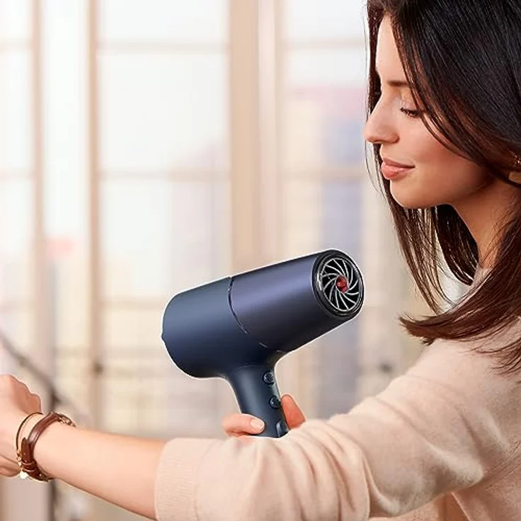 Philips 5000 Series Haartrockner – Föhn mit ThermoShield Technologie, Volumendiffusor und 9 mm und 11 mm Düse in Blau und Metallic (Modell BHD510/20) – Bild 2