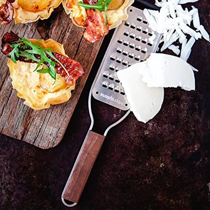 Microplane Reibe sehr grob Walnussholz Edelstahl aus der Master Serie für Kartoffel, Zucchini, Karotten, Apfel, Kohl und Weichkäse – Bild 9