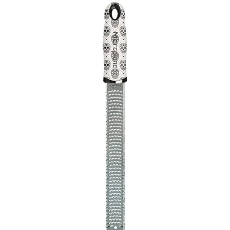 Microplane Zester Küchenreibe in Skull für Zitrusfrüchte, Parmesan, Ingwer, Schokolade & Muskatnuss mit feiner Edelstahlklinge - Made in USA – Bild 2