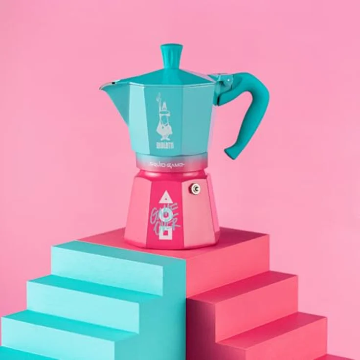 Bialetti Moka Express 6tz Squidgames, Espressokocher in Pink, Grün und Weiß mit geometrischen Details und "Game Over" Aufschrift – Bild 2