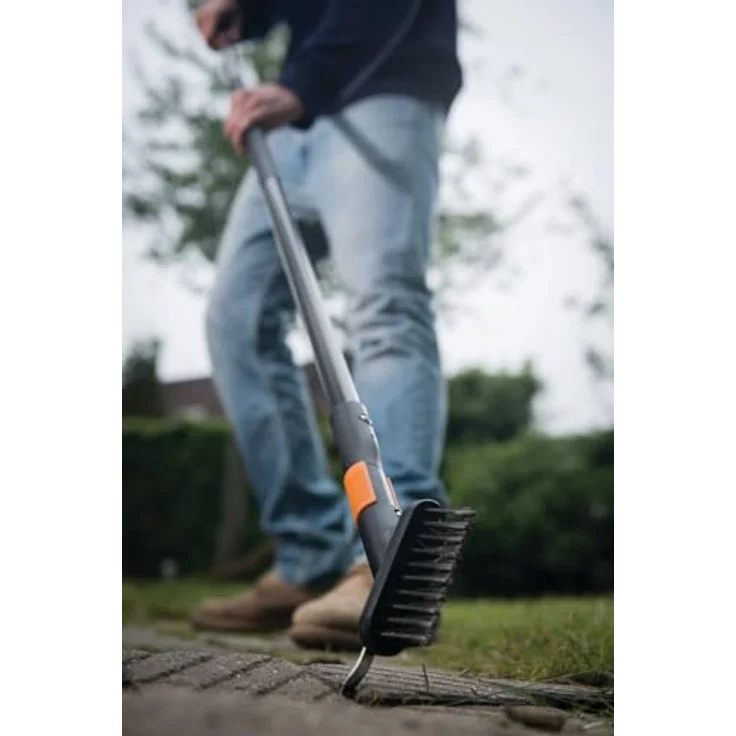 Fiskars QuikFit Fugenbürste 1000657, Stahlborsten zur effektiven Reinigung von Fugen und Mauerkanten, leicht und stabil aus glasfaserverstärktem Kunststoff – Bild 9