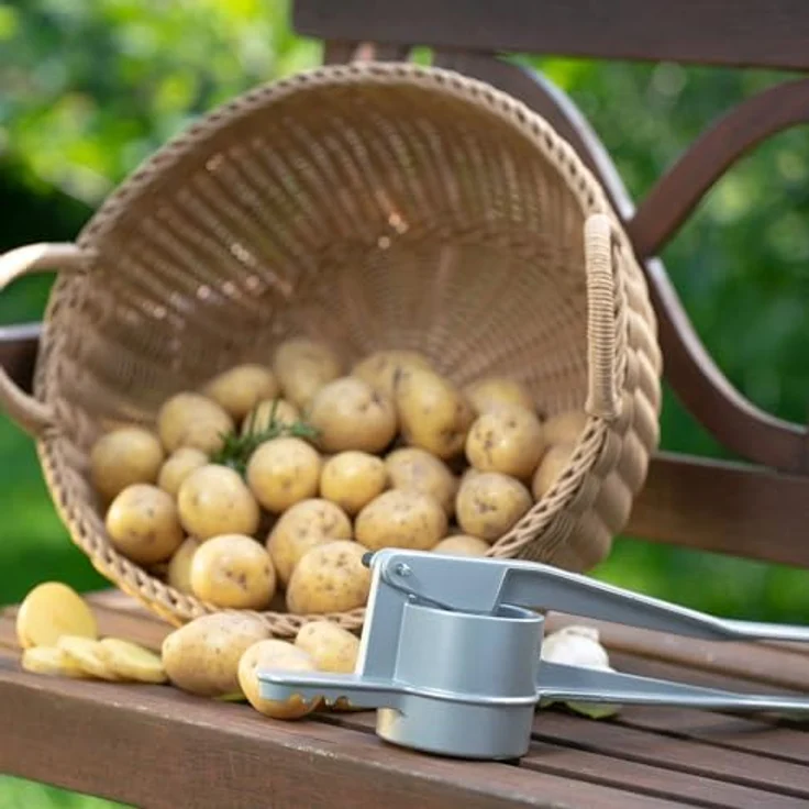 Westmark Spätzle--Kartoffelpresse, Mit Spezial-Lochung für Spätzle wie Handgemacht, Aluminiumdruckguss, Länge: 41 cm, Spätzlechef, Silber, 61202260 – Bild 10