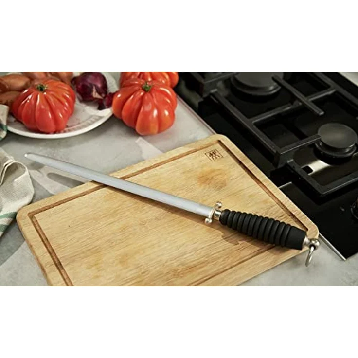 Zwilling Wetzstahl aus geriffeltem, hoch karbonisiertem und hartverchromtem Stahl, Länge: 30 cm, Kunststoffgriff mit Aufhängöse, Schwarz [Made in Germany] - Hochwertiger Chrom-Wetzstab zur Pflege und Schärfung von Messern – Bild 5