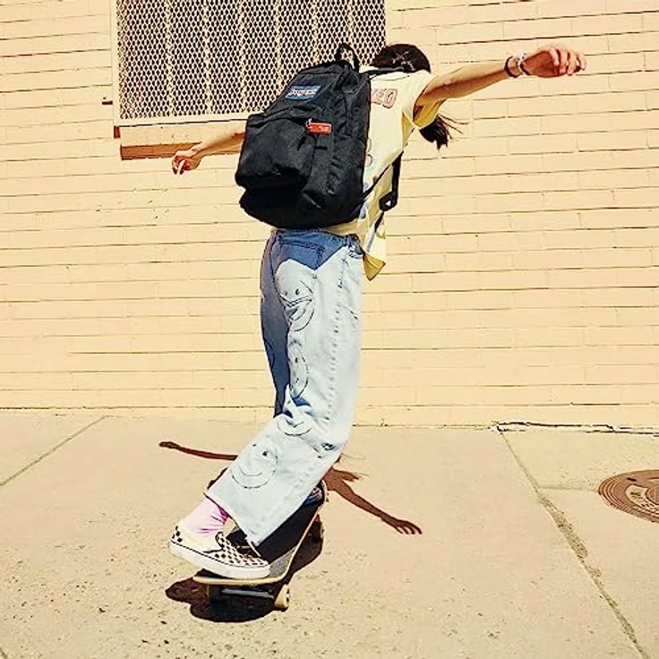 Jansport SuperBreak Plus, Freizeitrucksack mit Laptop-Innenfach und Trinkflaschentasche, schlichter Look – Bild 7
