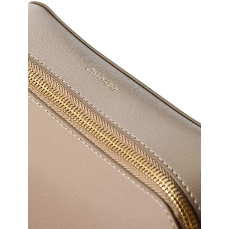 Calvin Klein Foil Umhängetasche, 21 cm x 6 cm x 13 cm, braun, 100% Polyurethan – Bild 3