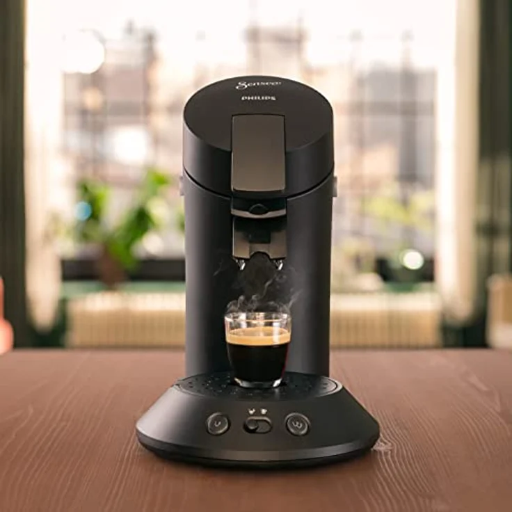 Philips Original Plus Eco Kaffeepadmaschine, Kaffeestärkewahl, Kaffee Boost Technologie, 80%* recyceltes Plastik, 45%** weniger Energieverbrauch, 2 Tassen gleichzeitig, Klavierlackschwarz (CSA210/22) – Bild 3