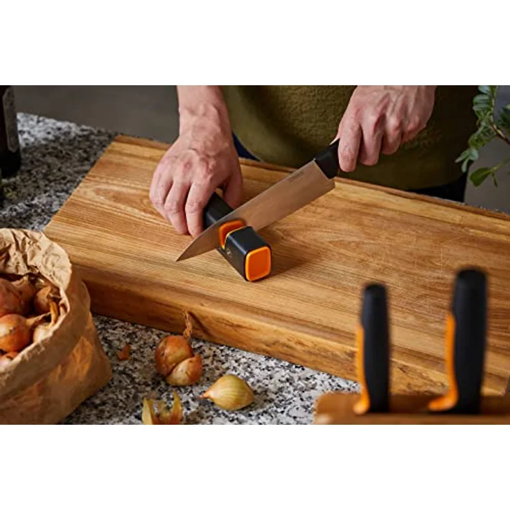 Fiskars Messerschärfer für scharfe Messerklingen aus Stahl, Keramikschleifstein, Edge, Roll-Sharp, Schwarz-Orange, 1003098 – Bild 5