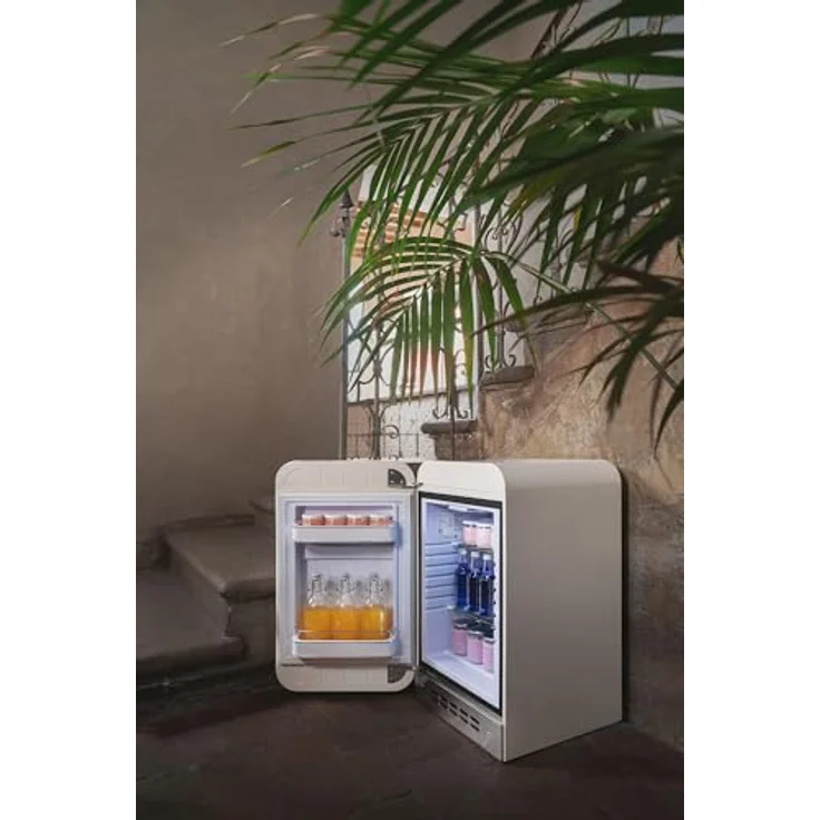 Smeg FAB5RCR6, Minikühlschrank creme, 34 Liter Nutzinhalt, Geräuschemissionsklasse C, umweltfreundliches Kühlgas R600a – Bild 5