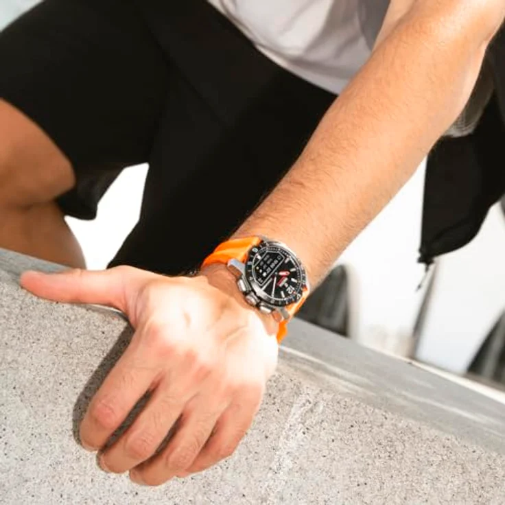 Festina F23000/D Connected D, Herren Hybrid Uhr mit schwarzem Zifferblatt, silbernem Titan-Gehäuse und orangefarbenem Silikonband, wasserdicht bis 3 bar – Bild 5