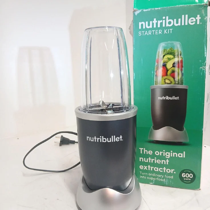 NutriBullet Original, Elektrischer Mixer mit 600 Watt Leistung, 700 ml To Go Becher und Extraktionsklinge – Bild 1