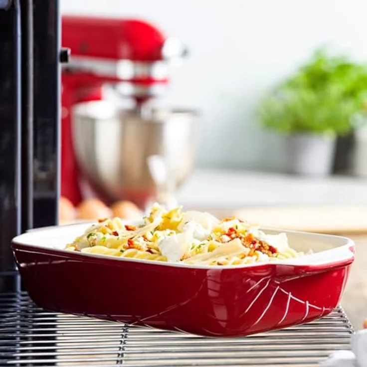 KitchenAid Stoneware Backform Rechteckig mit Bambusdeckel, 26 cm/1,9L, PFAS-frei, Ofenfest bis 260°C, Spülmaschinenfest, Imperium Rot – Bild 3