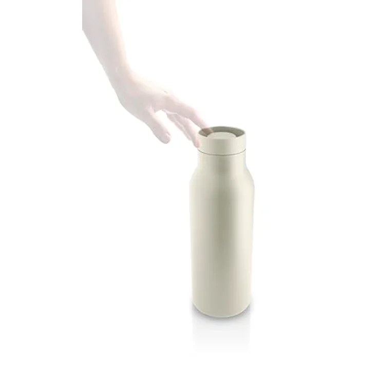 Eva Solo Urban Isolierflasche 0,5 l Coconut, aus 90 % Post-Consumer-Recycling-Edelstahl, doppelwandig, 100 % dicht, spülmaschinengeeignet – Bild 4