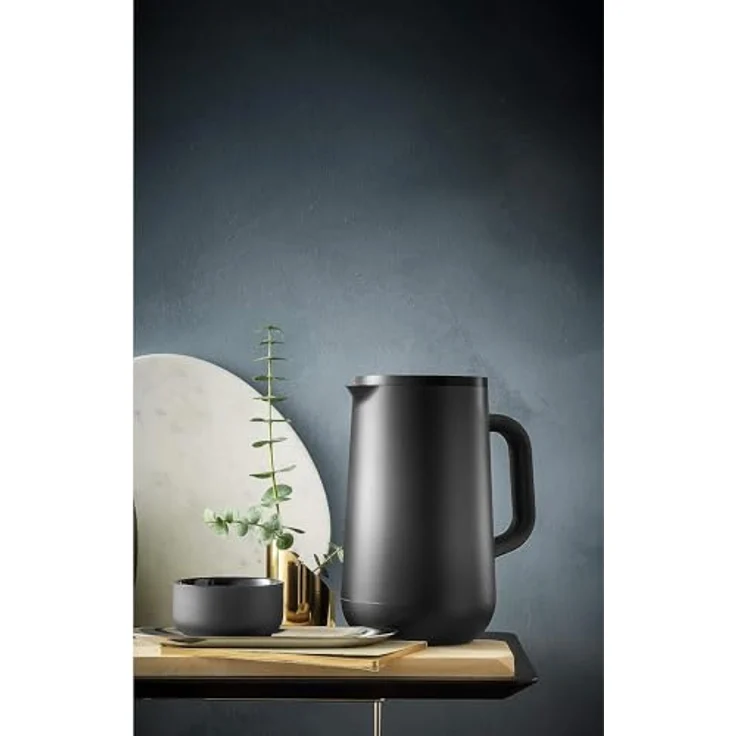 WMF Isolierkanne Thermoskanne Impulse, 1,0 l, für Tee oder Kaffee Druckverschluss hält Getränke 24h kalt und warm, schwarz – Bild 3
