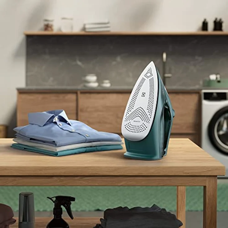 Electrolux Refine Bügeleisen 600 Modell E6SI1-6PG, Dampfbügeleisen, 3-Modus-automatische Abschaltung, Kratzfeste Bügelsohle, Selbstreinigend, Antikalkfunktion, 0.33L, 1,95m Kabel, 2600W, Kieferngrün – Bild 3