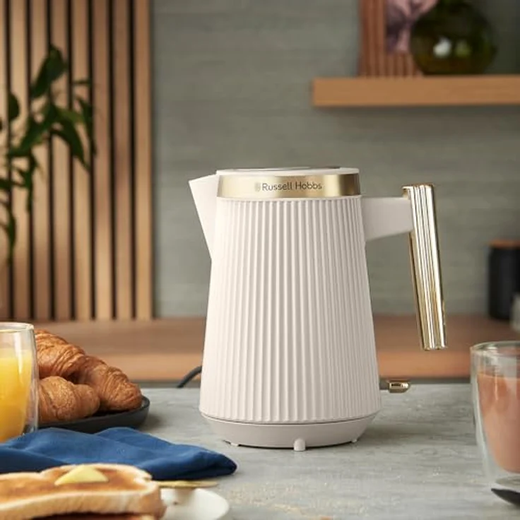 Russell Hobbs Brontë Wasserkocher 1,7L, 2400W, mattes Steinfarbenes Design mit Goldakzenten, Perfect-Pour-Ausgusstülle, Wasserstandsanzeige, herausnehmbarer Kalkfilter, Beleuchtung, Deckelöffnung per Knopfdruck – Bild 2