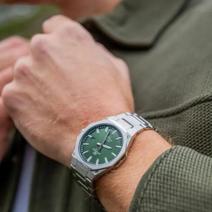 Casio EFR-S108DE-3AVUEF, Analoguhr mit grünem Zifferblatt, silbernem Edelstahlarmband, Kalenderfunktion und 10 bar wasserdicht – Bild 5